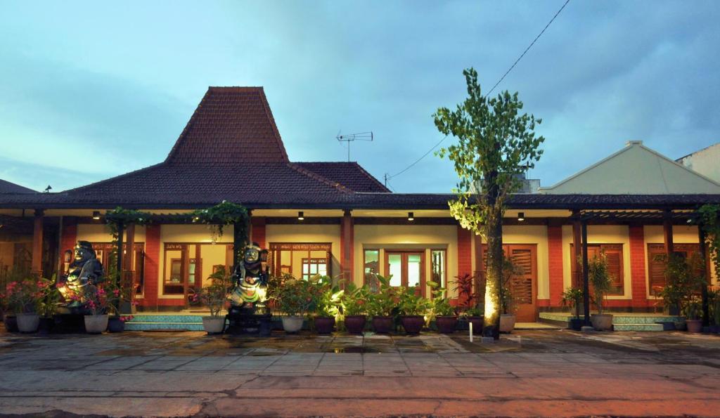 Maharani Guest House Yogyakarta Esterno foto